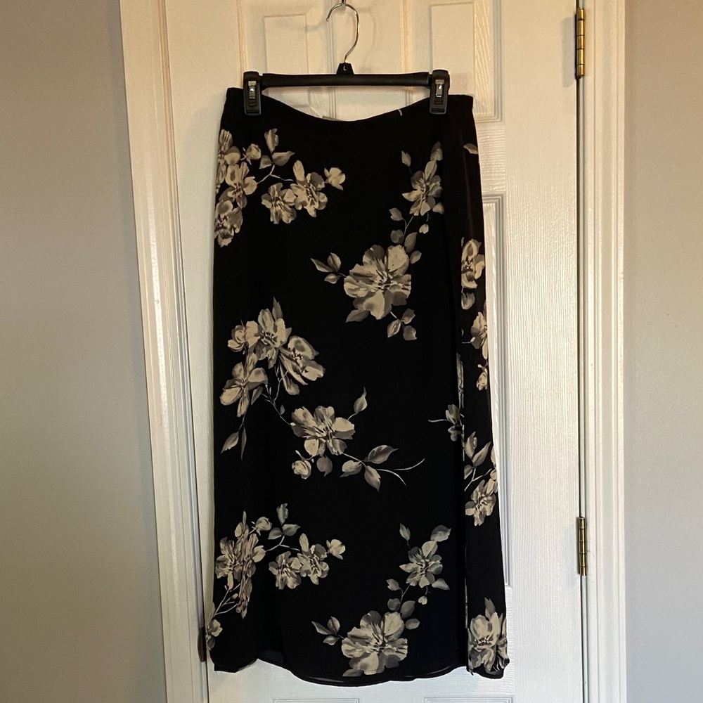 Liz Claiborne Black and Cream Floral Midi Skirt
